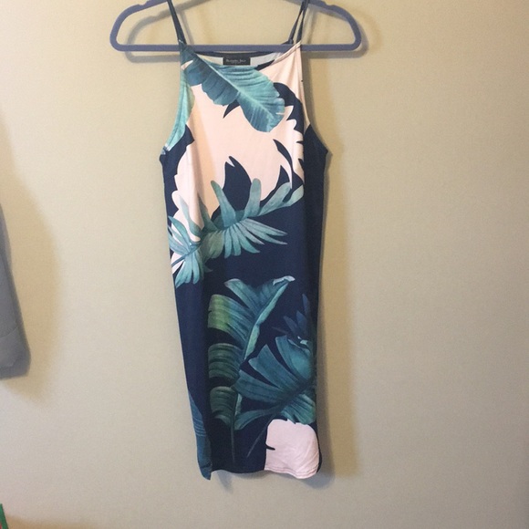 Dresses & Skirts - Floral Dress